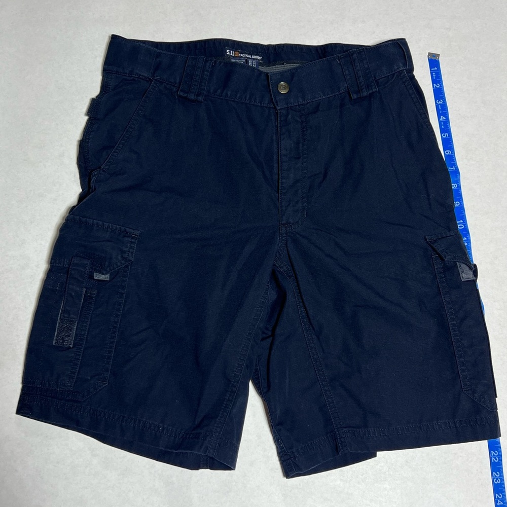 Men’s 5.11 Tactical cargo shorts size 34. - Picture 2 of 6